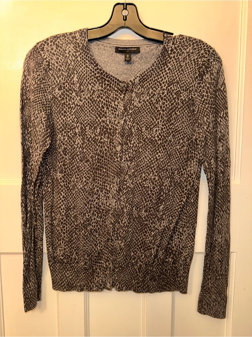 2️⃣Banana Republic Med Women's Black & Cream Animal Print Button Cardigan